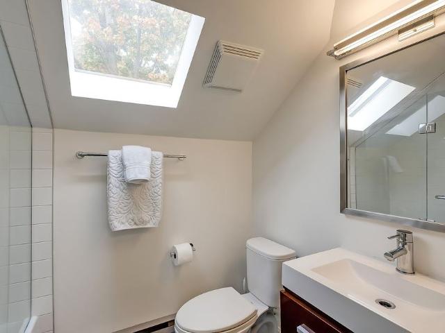 House for rent in Burlington, Golden Horseshoe