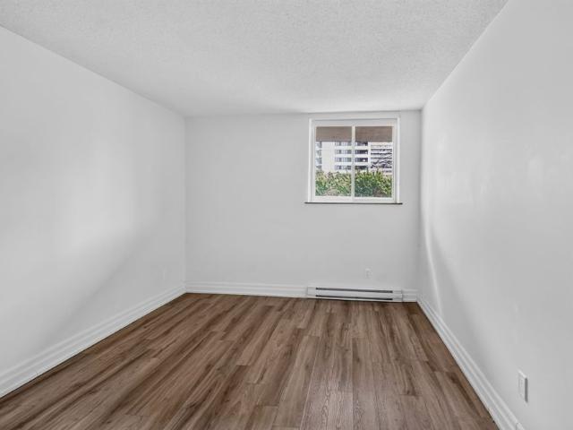 Apartment for rent in Somerset, Ottawa