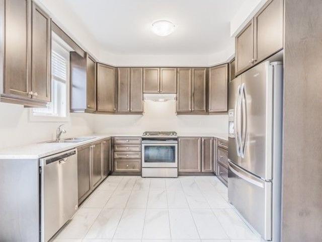 Townhouse for rent in Oakville, Ontario