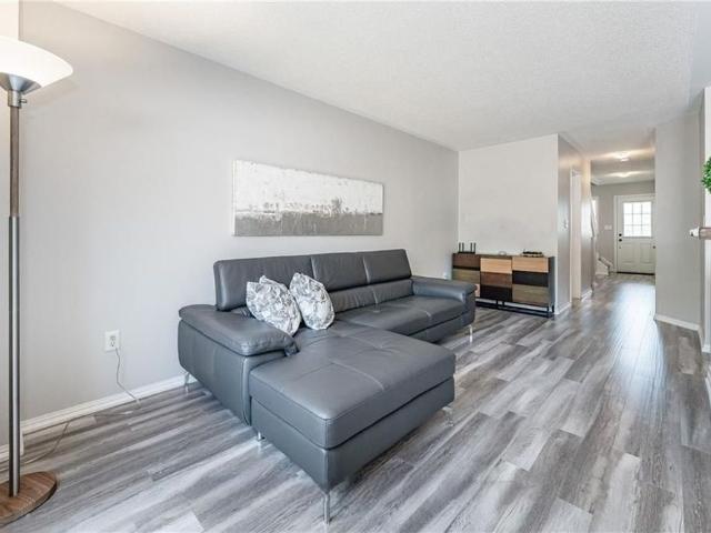 Townhouse for rent in Burlington, Ontario