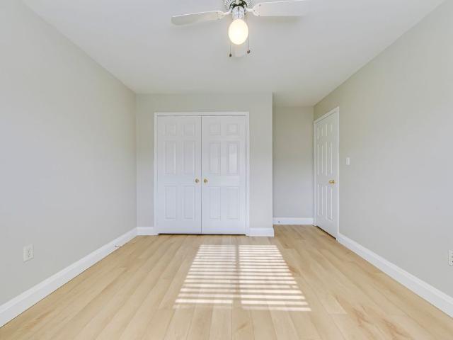 Townhouse for rent in Burlington, Golden Horseshoe