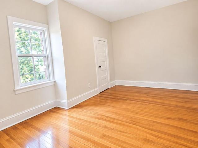 Townhouse for rent in Somerset, Ottawa
