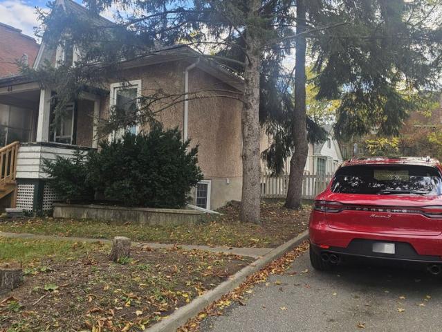 Room for rent in Guelph Downtown Neighbourhood Association, Guelph