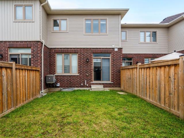 Townhouse for rent in Tottenham, Central Ontario