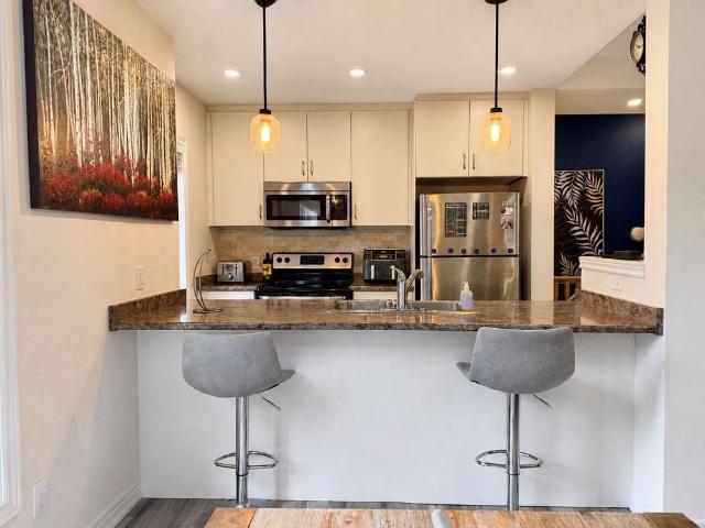 Townhouse for rent in Ancaster, Ontario
