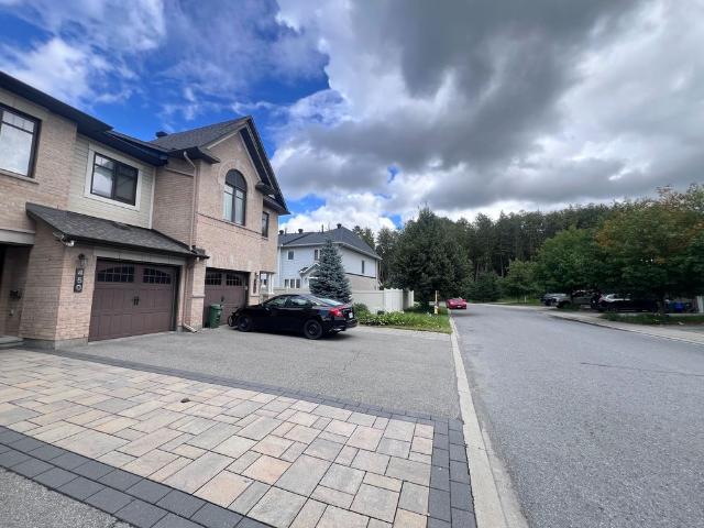 Townhouse for rent in Mulhurst Bay, Ontario