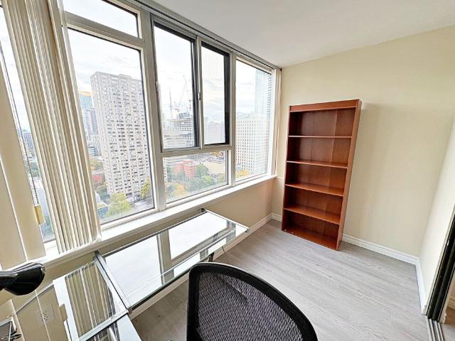 Apartment for rent in Toronto Centre, Toronto