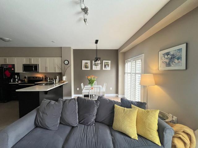 Townhouse for rent in Ancaster, Ontario
