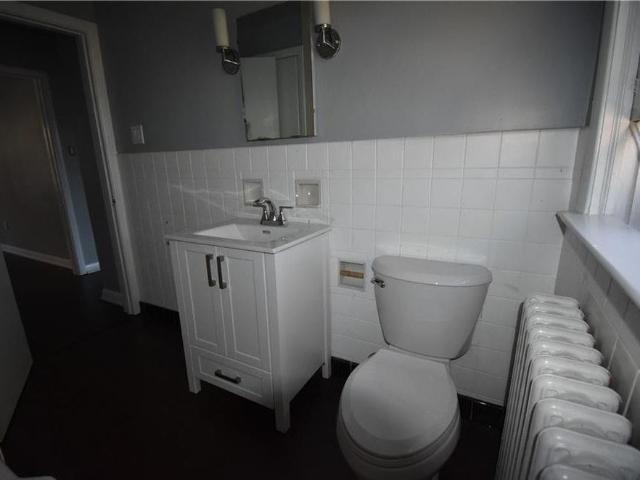 Room for rent in Burlington, Ontario