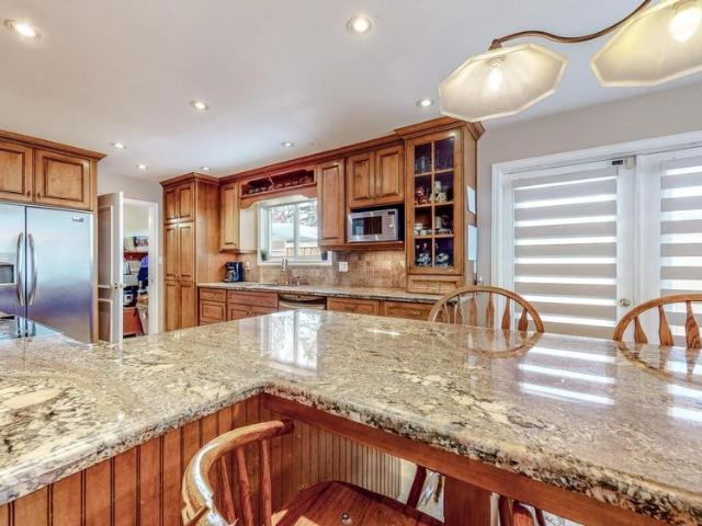 House for rent in Ennisclare Park, Oakville