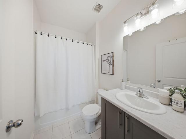Apartment for rent in Memorial Village, Ajax