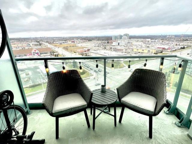 Apartment for rent in Central Erin Mills, Mississauga