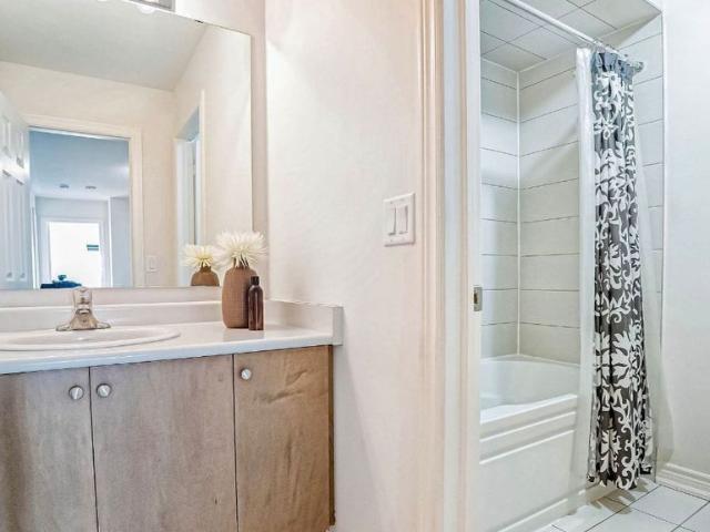 Townhouse for rent in Oakville, Ontario