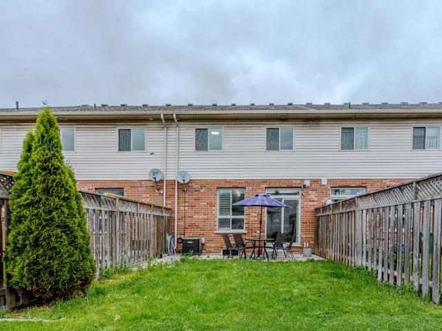Townhouse for rent in Ancaster, Ontario