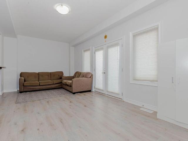 Townhouse for rent in Ancaster, Ontario