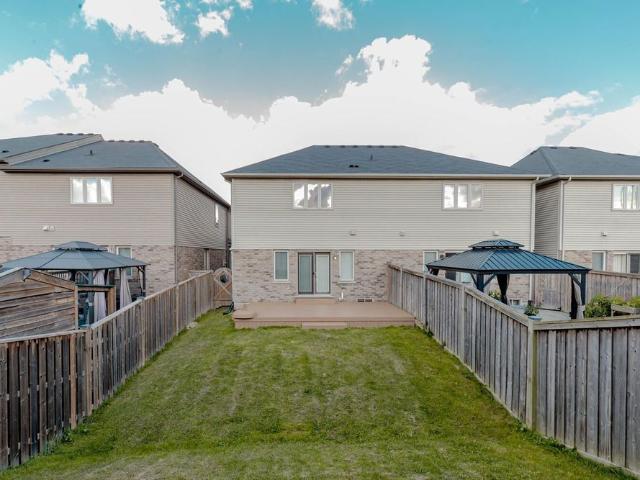 Townhouse for rent in Harmony Hall II, Hamilton