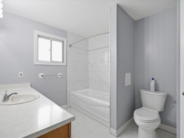 Room for rent in London, Southwestern Ontario