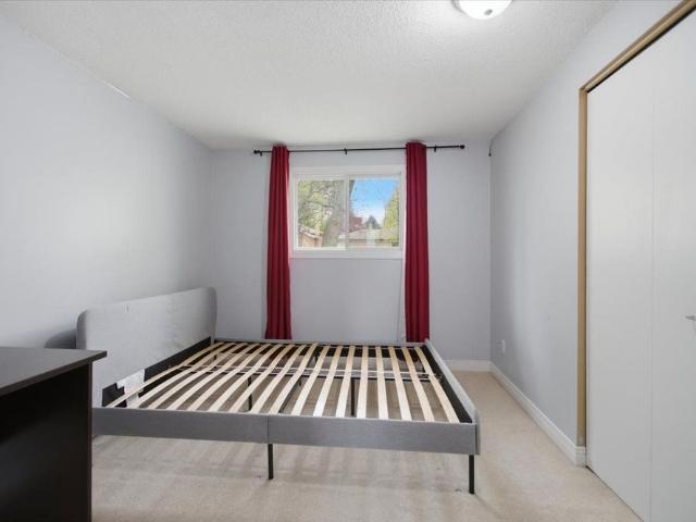 Room for rent in London, Southwestern Ontario