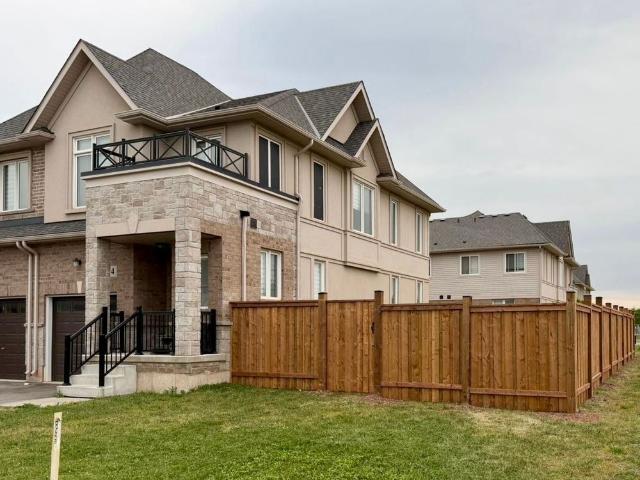 Townhouse for rent in Ancaster, Ontario