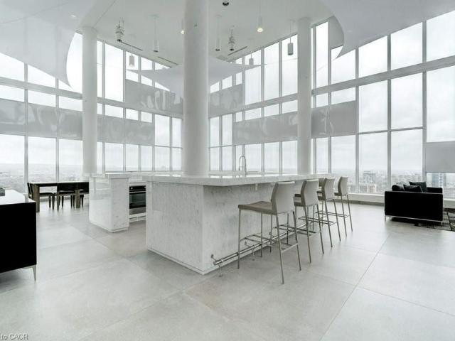Apartment for rent in Burlington, Golden Horseshoe