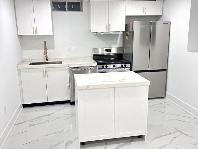 Apartment for rent in Whitby, Golden Horseshoe