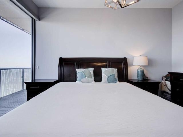Apartment for rent in Toronto Centre, Toronto