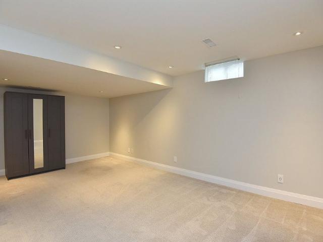 Townhouse for rent in Ancaster, Ontario