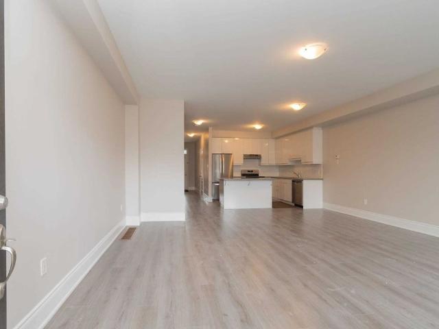 Townhouse for rent in Burlington, Golden Horseshoe