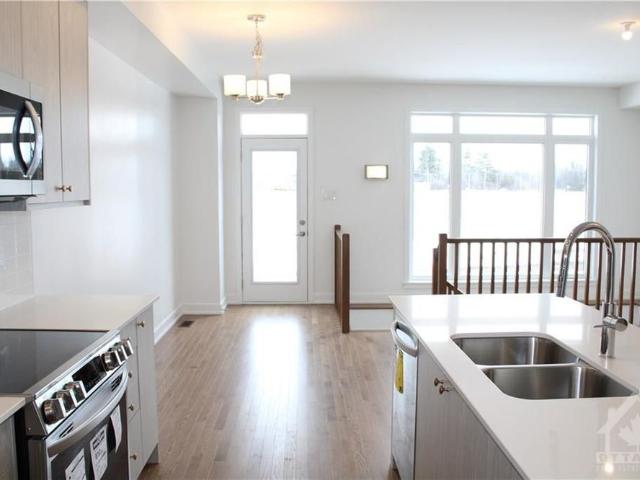 Townhouse for rent in Barrhaven West, Ottawa