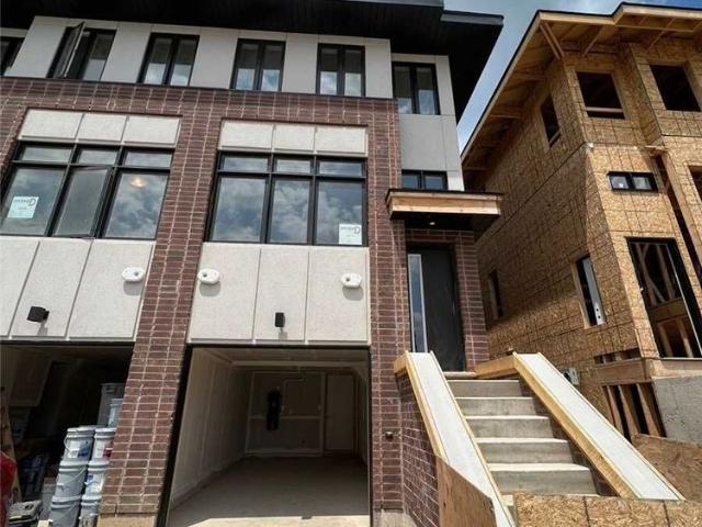 Townhouse for rent in Duff's Corners, Hamilton