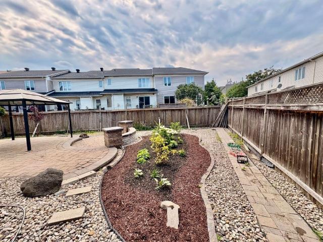 Townhouse for rent in Mulhurst Bay, Ontario