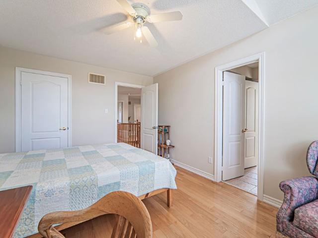 Room for rent in Burlington, Ontario