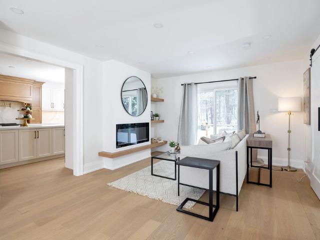 Room for rent in Burlington, Ontario