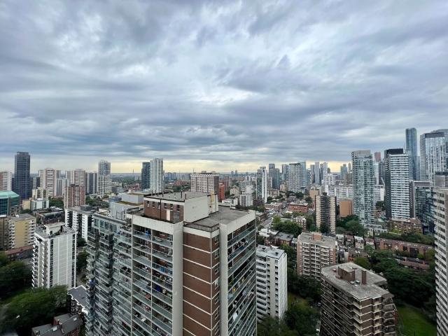 Apartment for rent in Toronto Centre, Toronto