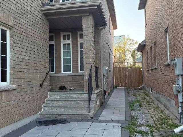 House for rent in Richmond Hill, Golden Horseshoe