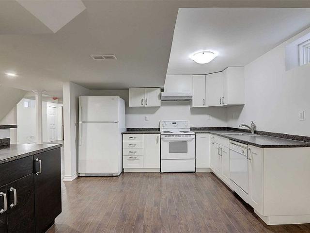 Apartment for rent in Wilcox Lake, Richmond Hill