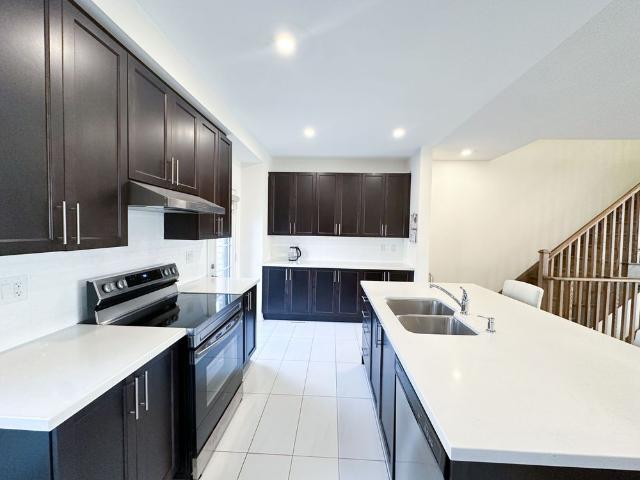 Townhouse for rent in Georgina, Ontario