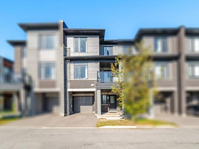 Townhouse for rent in Bayview, Hamilton