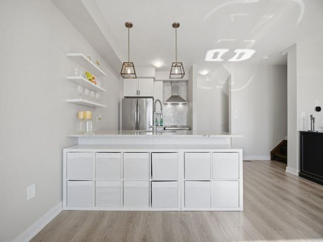 Townhouse for rent in Bayview, Hamilton