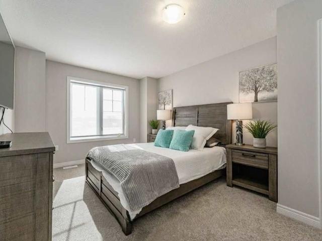 Townhouse for rent in Ancaster, Ontario