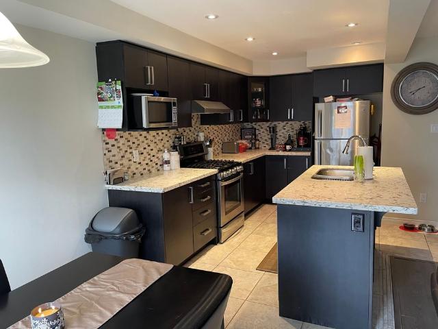 Townhouse for rent in Ancaster, Ontario