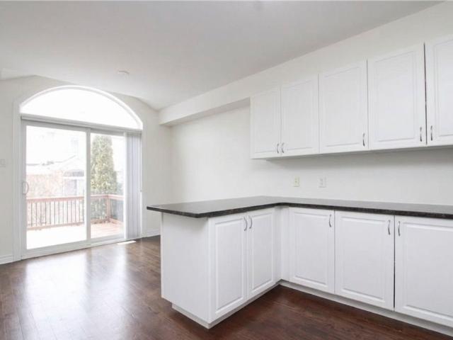 Townhouse for rent in Mulhurst Bay, Ontario