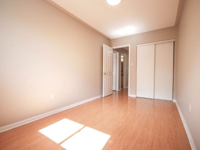 Townhouse for rent in Burlington, Ontario