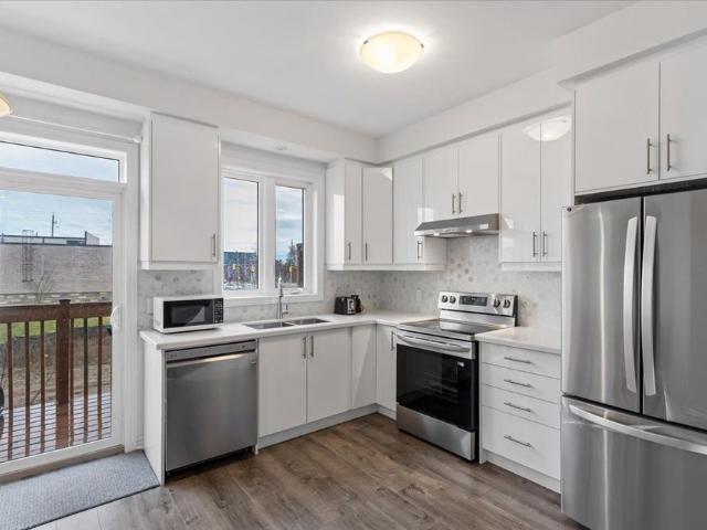 Townhouse for rent in Ancaster, Ontario
