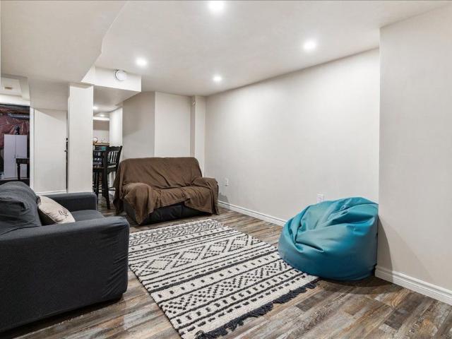 Townhouse for rent in Ancaster, Ontario