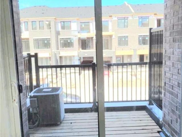 Townhouse for rent in Georgina, Ontario
