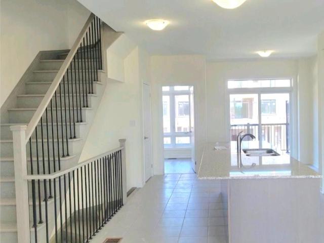 Townhouse for rent in Georgina, Ontario