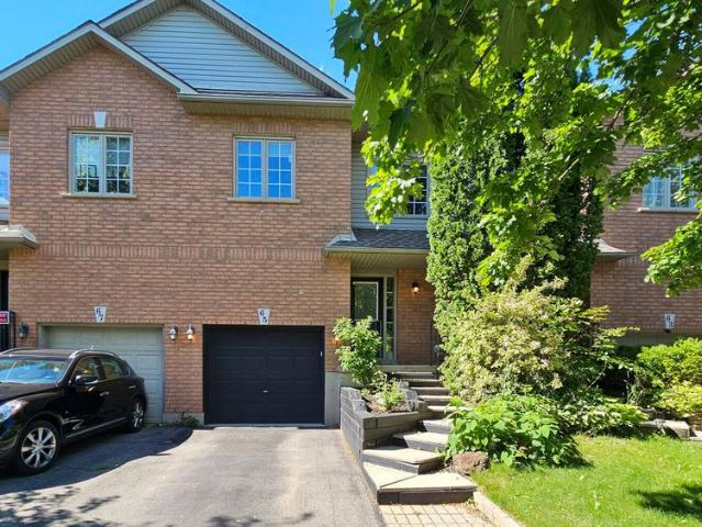 Townhouse for rent in Ancaster, Ontario