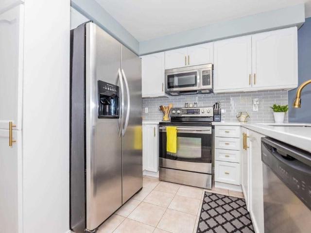 Townhouse for rent in Georgina, Ontario