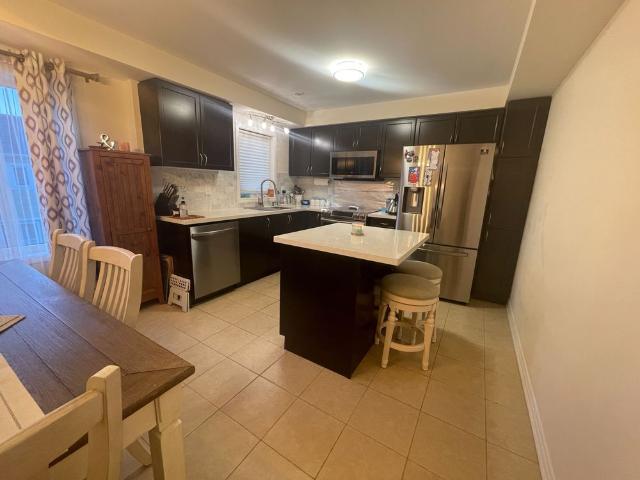 Townhouse for rent in Georgina, Ontario